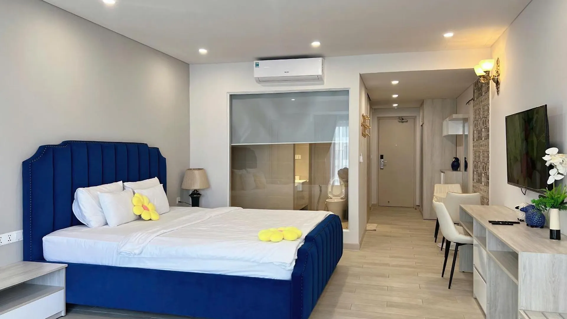 Two Connecting Studios With Ocean View At Center Nha Trang Apartment